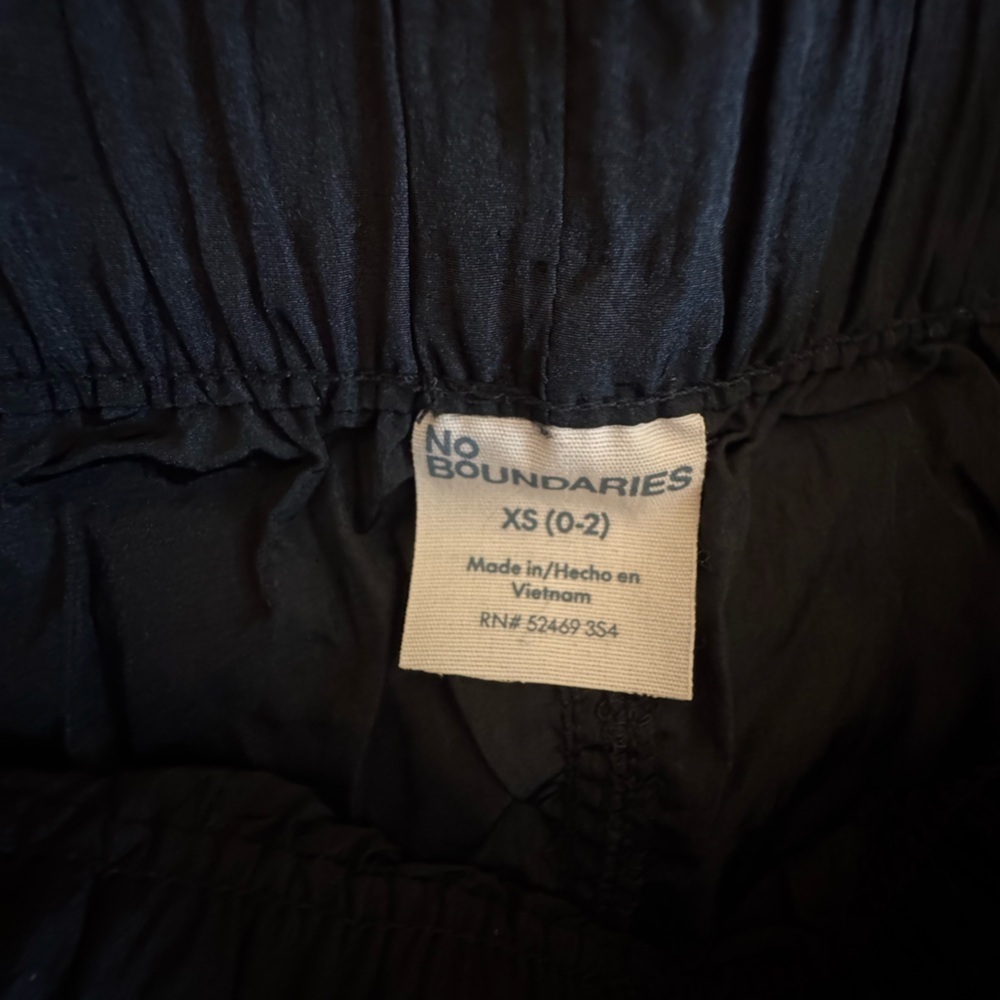 No Boundaries Black Women's Shorts - Picture 4 of 4